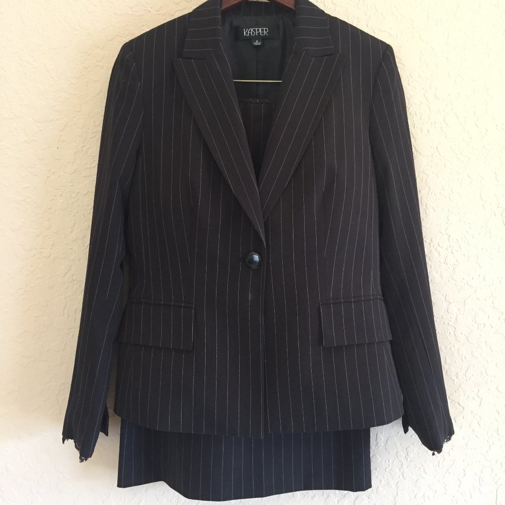 Kasper 2 pc Black Pinstripe Skirt Suit Sz 8